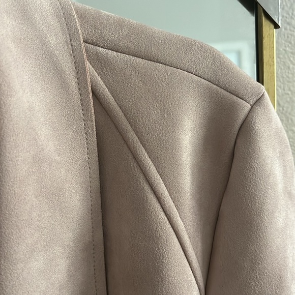 Pink Jacket - Picture 4 of 5